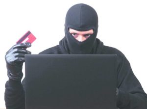 नोएडा का गिरोह विदेश में बैठे लोगों से करता था लाखो की ठगी