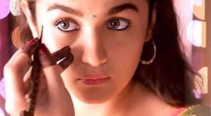 काजल फैलने से होता है मेकअप ख़राब, तो ऐसे करें अप्लाई Beauty Tips Hindi