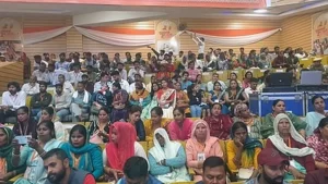 UP: CM योगी ने अखिलेश यादव पर कसा तंज, कहा “अगर प्रदेश का मुख्यमंत्री 12 बजे सोकर उठता था, तो विकास कहां से होता ?”