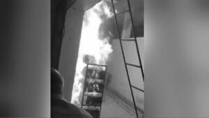 चंडीगढ़: PGI में निर्माणाधीन बिल्डिंग में लगी आग, अग्निशमन विभाग ने समय रहते काबू पाया।