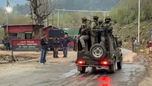 सऊदी से लौटे PM मोदी ने एयरपोर्ट पर ही की बैठक; हमले के बाद चप्पे-चप्पे पर जवान।