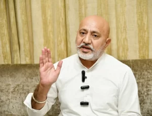 अकाली नेता शराब माफिया को बचा रहे हैं? Ethanolजब्ती के बाद AAP  ने कथित संबंधों को किया उजागर