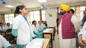 Punjab CM Bhagwant Mann ने साधा Akali Dal और Congress पर निशाना, Development की राह में लगा दी सीख