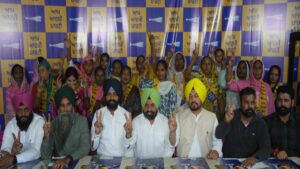 Tarn Taran by-election से पहले APP को बड़ा समर्थन; 100 से ज्यादा families ने party join की, महिलाओं और युवाओं ने कहा – हम Harmeet Sandhu को जिताएंगे