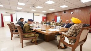 भगवंत मान ने ली law and Order पर बैठक:नशे के खिलाफ अभियान तेज करने और गैंगस्टरों पर सख्त कार्रवाई के आदेश