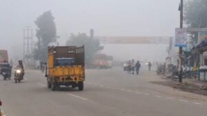 पंजाब-चंडीगढ़ में 3 दिन घने कोहरे का अलर्ट:आदमपुर में 4.8 डिग्री तापमान के साथ सबसे कम, 20 को बारिश की संभावना