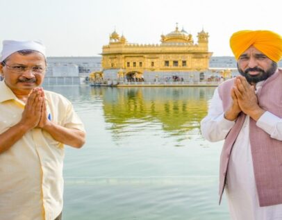 अदालत द्वारा ईमानदारी साबित होने के बाद अरविंद केजरीवाल ने CM भगवंत सिंह मान के साथ सच्चखंड श्री हरिमंदिर साहिब में माथा टेका