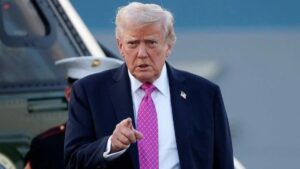 ईरान ने होर्मुज में कार्गो जहाज पर किया अटैक, Trump के सीजफायर बढ़ाने के प्रस्ताव से इनकार