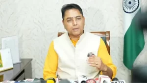 ‘आप’ ने पंजाबी गायक दिलजीत दोसांझ के मैनेजर के घर पर हुए हमले की निंदा की, भाजपा को ठहराया जिम्मेदार
