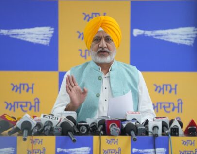 बादल का ‘धर्म युद्ध मोर्चा’ का ऐलान पंजाबियों को गुमराह करने के लिए सिर्फ़ एक राजनीतिक ड्रामा है: बलतेज पन्नू
