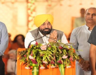 मांवां-धियां सत्कार योजना के तहत बड़ी संख्या में महिलाओं को 3,000 रुपये मिले; बाकी बची माताओं-बहनों को पहली अगस्त को मिलेंगे पैसे: अरविंद केजरीवाल
