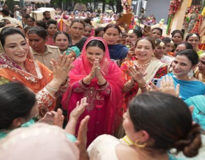 “पहली बार किसी सरकार ने मावां-धियां की जरूरतों, सम्मान और हक़ को दी प्राथमिकता” — तीज के रंग में गूंजी अमरगढ़ की महिलाओं की आवाज़।