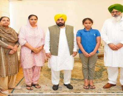 कबड्डी खिलाड़ी गुरजीत सिंह तूत के परिवार से मिले CM मान, पत्नी को सरकारी नौकरी देने का ऐलान