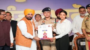 पंजाब के 1,746 और युवाओं को पुलिस में मिली सरकारी नौकरी, मुख्यमंत्री भगवंत सिंह मान ने सौंपे नियुक्ति पत्र