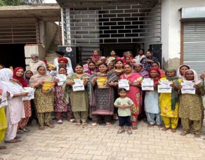 आप नेताओं ने पूरे पंजाब में फैलाया ‘मन दे मुनाफ़े’ का नारा, लोगों को भगवंत मान सरकार के जनकल्याण के कामों का रिपोर्ट कार्ड सामने किया पेश