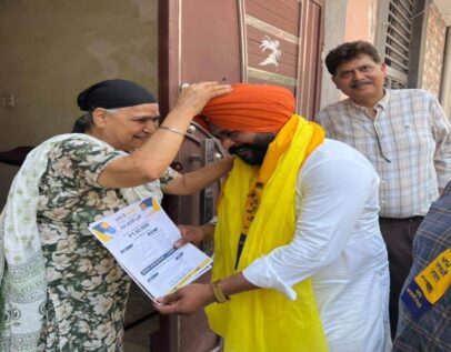 ‘मान दे मुनाफे’ मुहिम के तहत ‘आप’ विधायक घर-घर पहुंचे, पंजाबियों को सौंपा ‘गारंटी प्लस’ रिपोर्ट कार्ड
