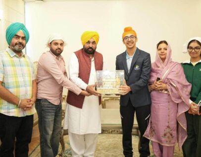विश्व जूनियर बैडमिंटन चैंपियनशिप में पंजाब के जगशेर सिंह ने जीता कांस्य पदक, CM भगवंत मान ने की मुलाकात; परिवार और कोच को दी बधाई